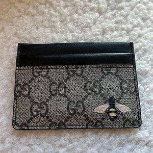 Gucci Card Wallet - Signature Logo Print with Bee